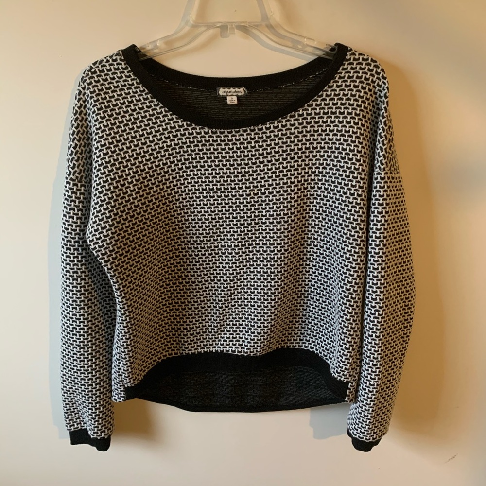 Black and white crop top